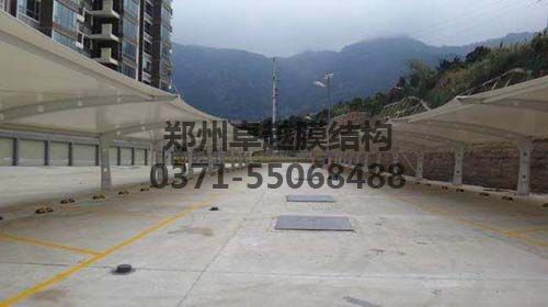 鋼膜結構車棚實拍圖