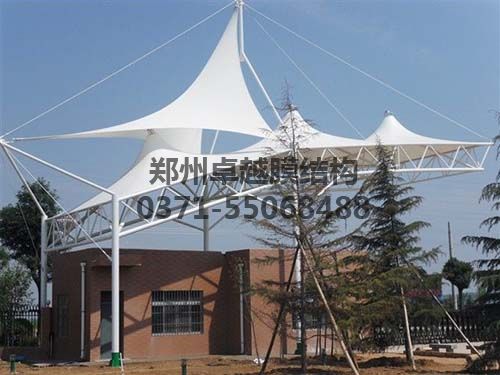 膜結(jié)構(gòu)材料主要有四種：膜材、鋼構(gòu)、索及附件