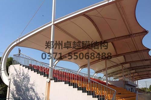 膜布、附件及鋼索安裝