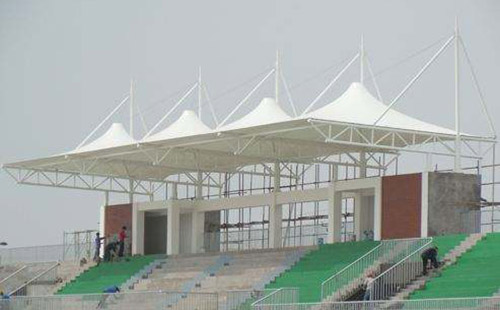 鄭州澍青醫(yī)學(xué)高等?？茖W(xué)校膜結(jié)構(gòu)看臺