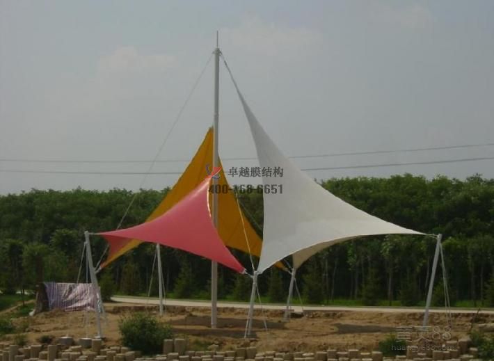 荊門(mén)張拉膜結(jié)構(gòu)景觀(guān)小品【案例圖片】 　　