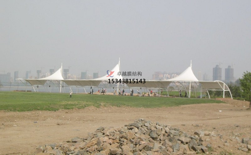 普洱膜結(jié)構(gòu)高爾夫發(fā)球臺遮陽棚