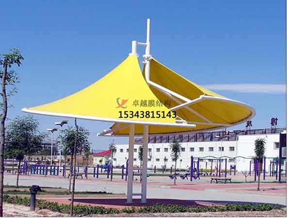 安陽商業(yè)廣場<font color='red'>張拉膜結構</font>景觀棚/雨棚設計搭建 　　