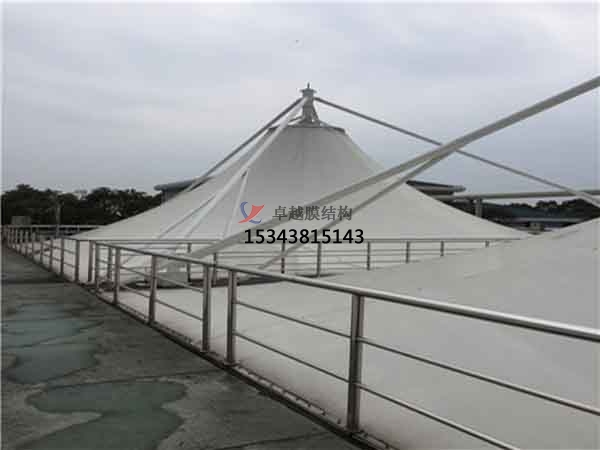 污水池加蓋反吊膜有什么特色？