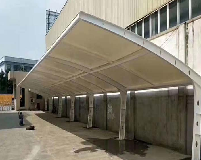 膜結(jié)構(gòu)雨棚有哪些優(yōu)勢？以下進(jìn)行了詳細(xì)的盤點(diǎn)
