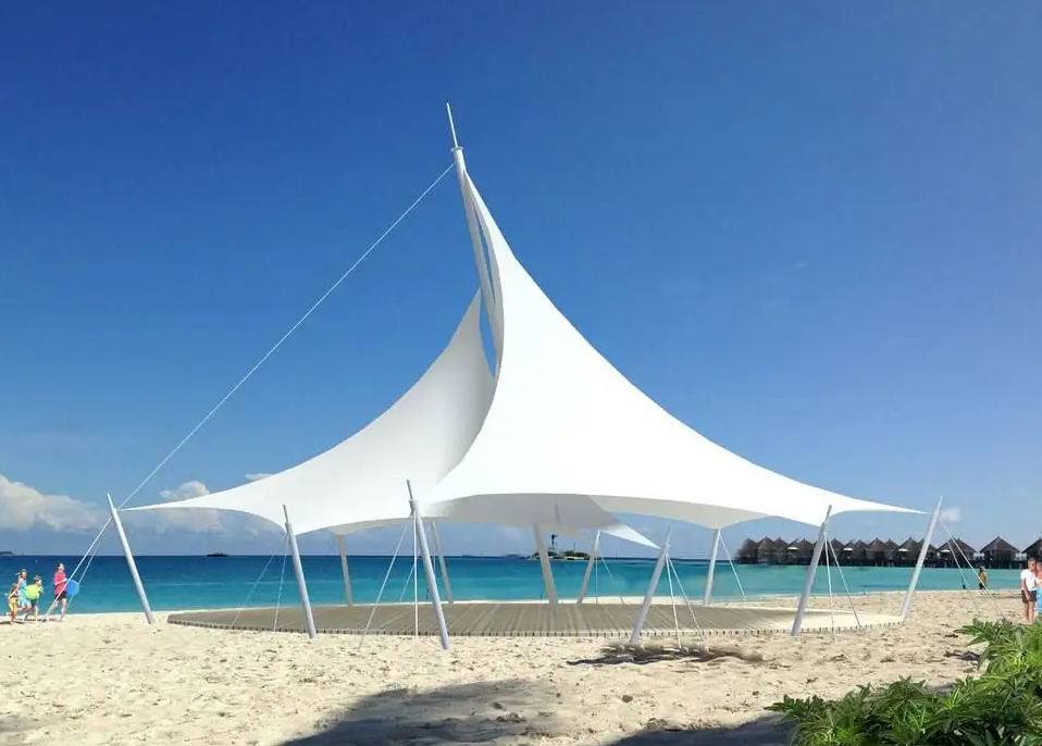 校園膜結(jié)構(gòu)體育看臺，耐用是王道，實惠是關(guān)鍵